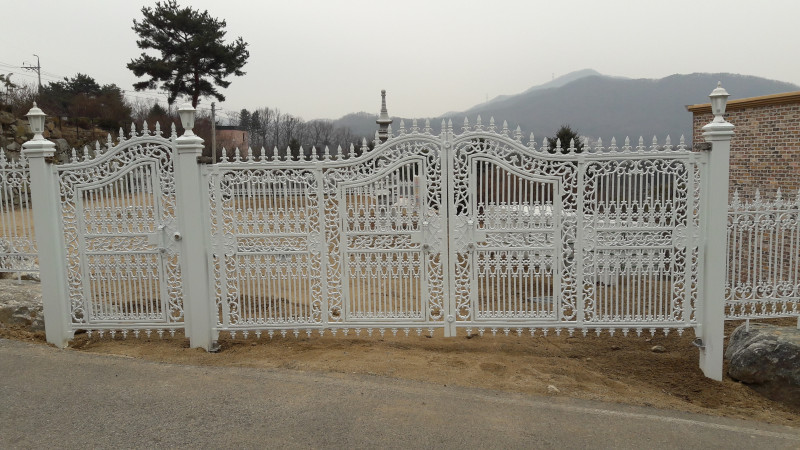 철제 대문